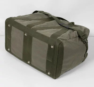 (9/30まで特価)ドイツ軍本物、パイロットバッグ(上質USED)106N3