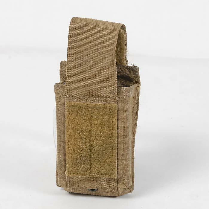 アメリカ軍 コヨーテ M16/M4 スピードリロード パウチ USED 116U-