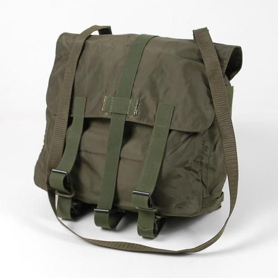 (12/3まで特価)オーストリア軍 OD ナイロン ショルダーバッグ USED 272GU=