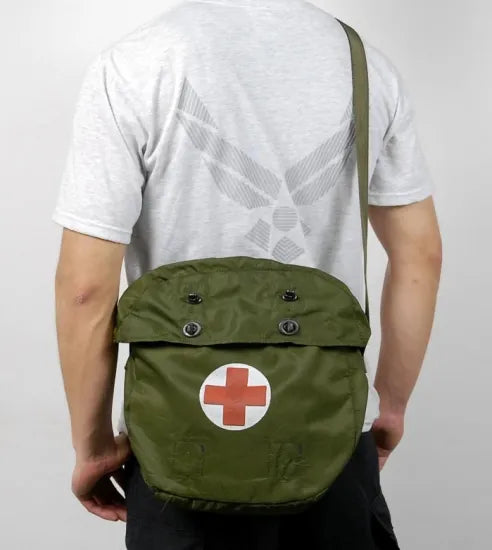 アメリカ軍 OD メディカルバッグ ニアニュー A33N2-