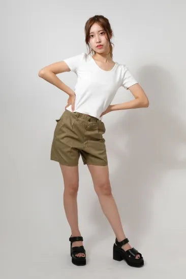 【スモール&ビッグ特価】イタリア軍 ベージュ AMI チノショートパンツ 新品 704N-SB-