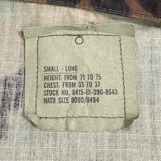 1点物・4サイズ アメリカ軍 ウッドランドカモ リップストップ ワッペン多数付 コンバットジャケット USED US18-21=