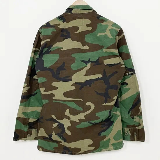 1点物・4サイズ アメリカ軍 ウッドランドカモ リップストップ ワッペン多数付 コンバットジャケット USED US18-21=