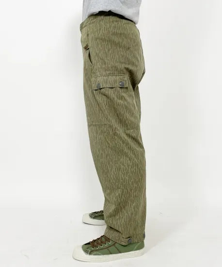 旧東ドイツ軍 NVA レインドロップカモ カーゴパンツ 新品 323N=