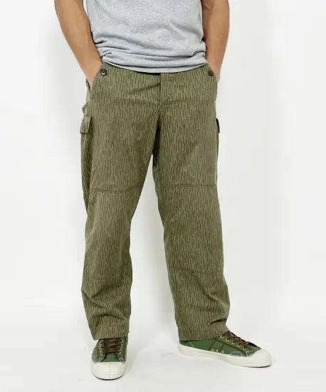 旧東ドイツ軍 NVA レインドロップカモ カーゴパンツ 新品 323N=