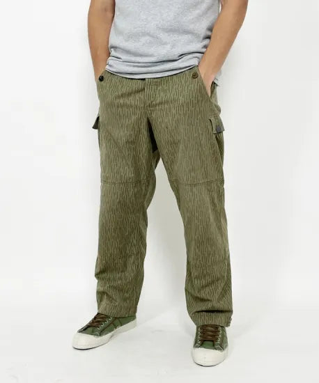 旧東ドイツ軍 NVA レインドロップカモ カーゴパンツ 新品 323N=