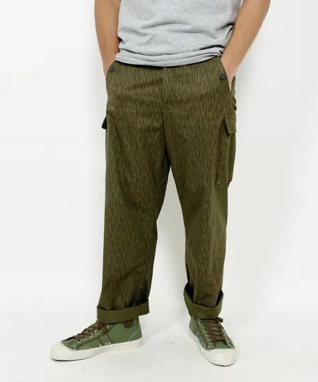 旧東ドイツ軍 NVA レインドロップカモ カーゴパンツ 新品 323N=