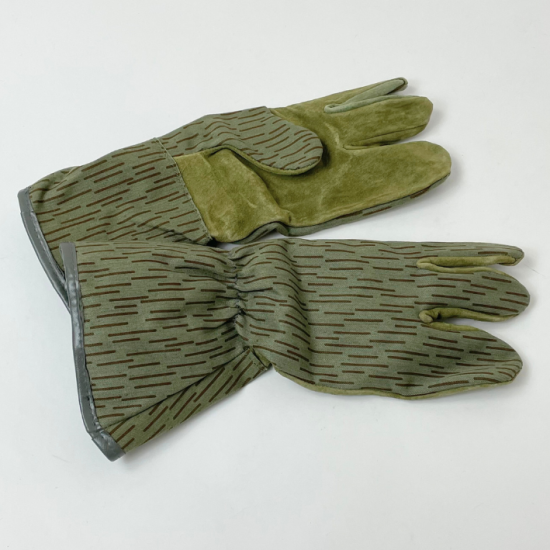 旧東ドイツ軍 NVA レインドロップカモ ミトングローブ 新品 69N-