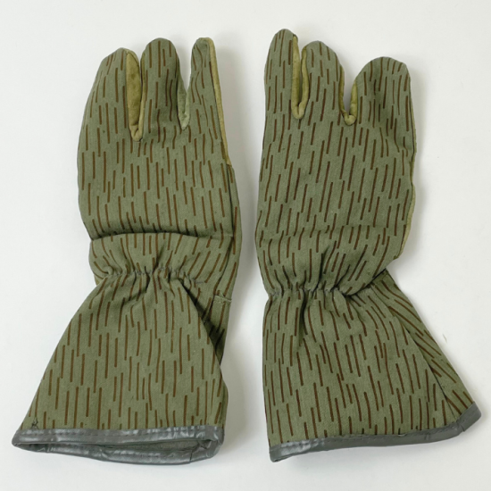 旧東ドイツ軍 NVA レインドロップカモ ミトングローブ 新品 69N-