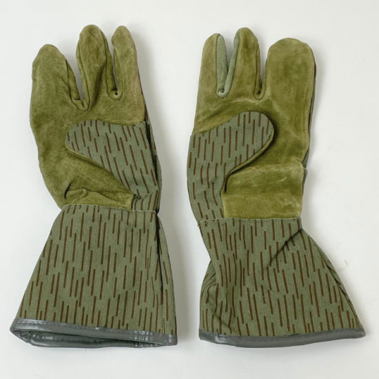 旧東ドイツ軍 NVA レインドロップカモ ミトングローブ 新品 69N-
