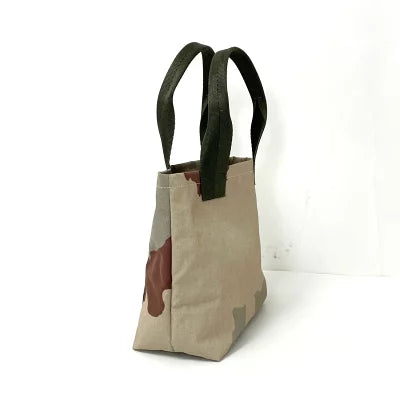 (11/4まで特価)フランス、デザートカモ、 ランチバッグ 新品 237N-