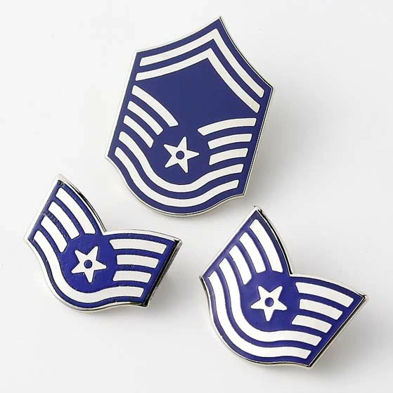 アメリカ空軍 USAF 階級ピンバッジ 新品 26N-