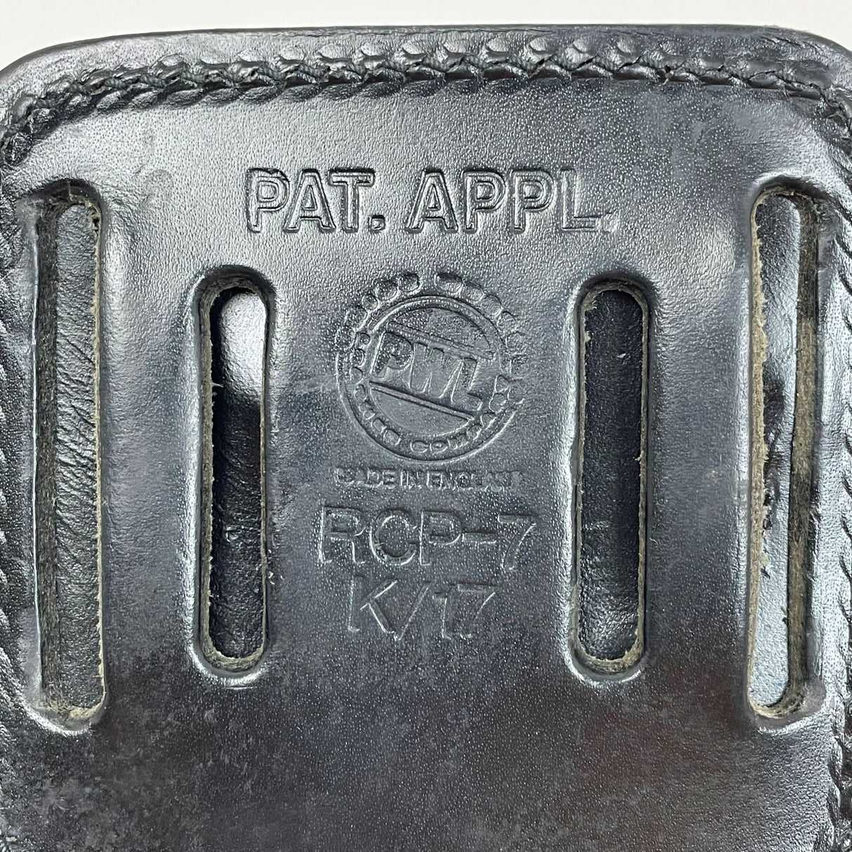 (6/17まで特価)イギリス PWL RCP-7 レザーハンドカフホルダー USED 29U-