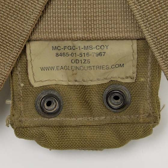 アメリカ海兵隊 USMC コヨーテ バックルアップ グレネードポーチ USED 55KUB-