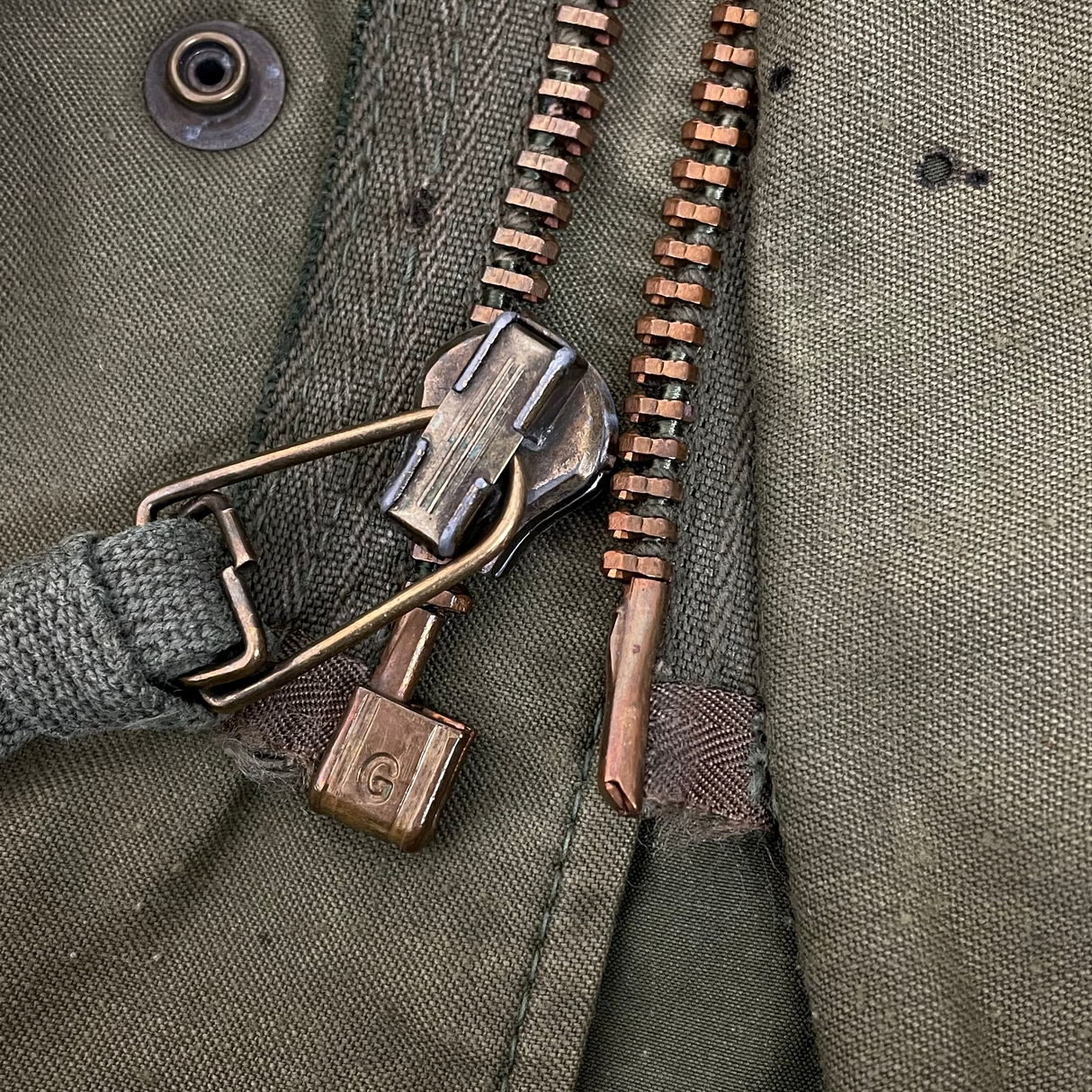 アメリカ軍 OD M-65 フィールドジャケット 3rdモデル M/Rサイズ【FB-JK-ML0053C】