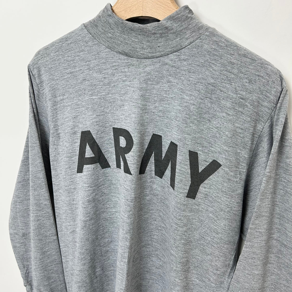 アメリカ陸軍 U.S.ARMY グレー 前期型 IPFU フィジカルトレーニング ロングTシャツ【FB-TS-ML0003C-】