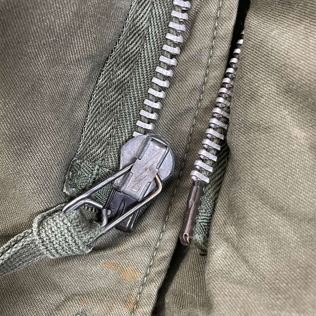 【2nd モデル】アメリカ軍 OD M-65 フィールドジャケット USED A5UVB