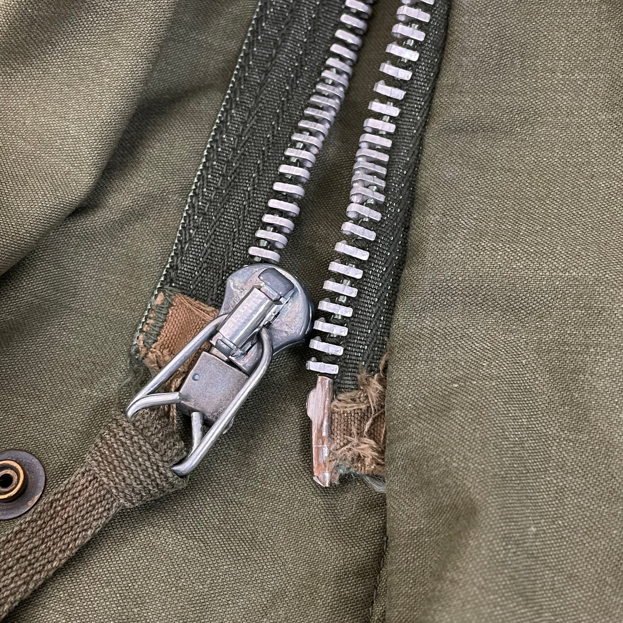 【2nd モデル】アメリカ軍 OD M-65 フィールドジャケット ワッペン付 USED A5UVBW