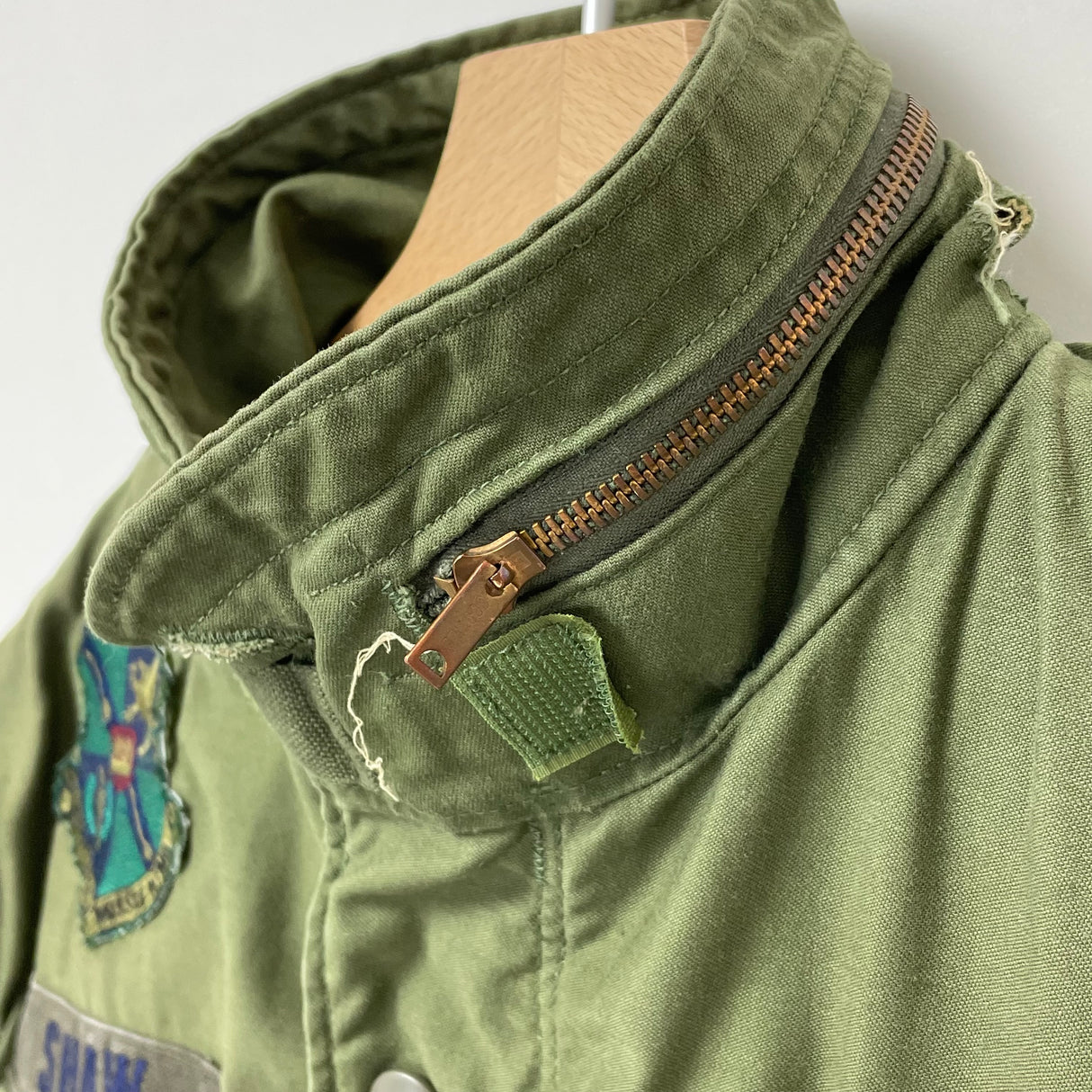 【3rd&4th モデル】アメリカ軍 OD M-65 フィールドジャケット ワッペン付 USED A5UW