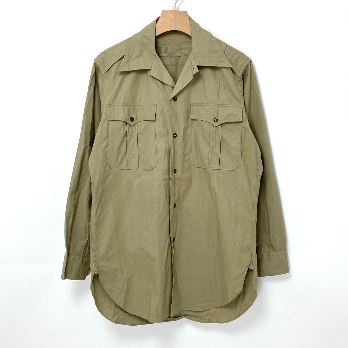 【美品】フランス軍 カーキ ヴィンテージ M-47 チノシャツ【FB-SH-ML0003A-】