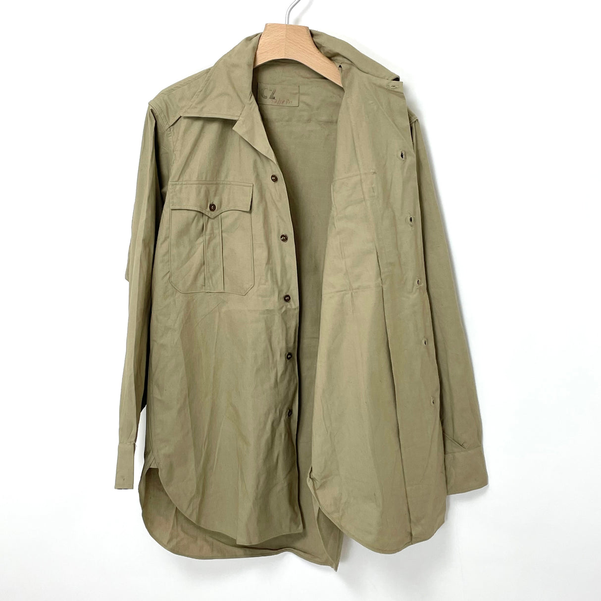 【美品】フランス軍 カーキ ヴィンテージ M-47 チノシャツ【FB-SH-ML0003A-】