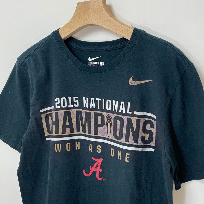 NIKE/ナイキ NCAA アラバマ大 2015 アメフトチャンピオン ブラック コットン カレッジTシャツ Mサイズ【FB-TS-0044B-】