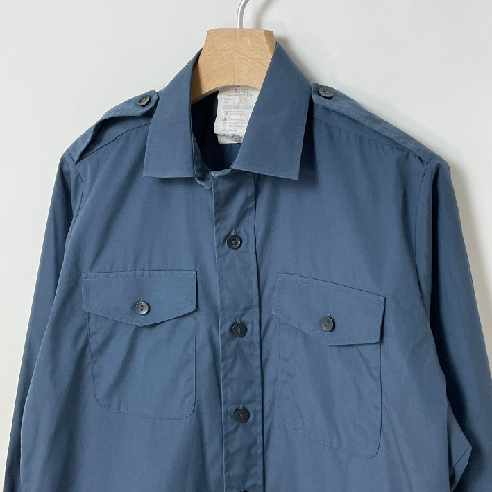 イギリス空軍 RAF ミッドブルー ドレスシャツ 上質USED B16N3-