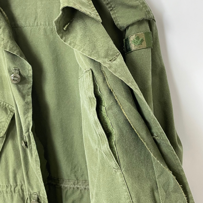 カナダ軍 OG-107 ライトウェイト MK2 コンバットジャケット ワッペン付 USED E12UW=