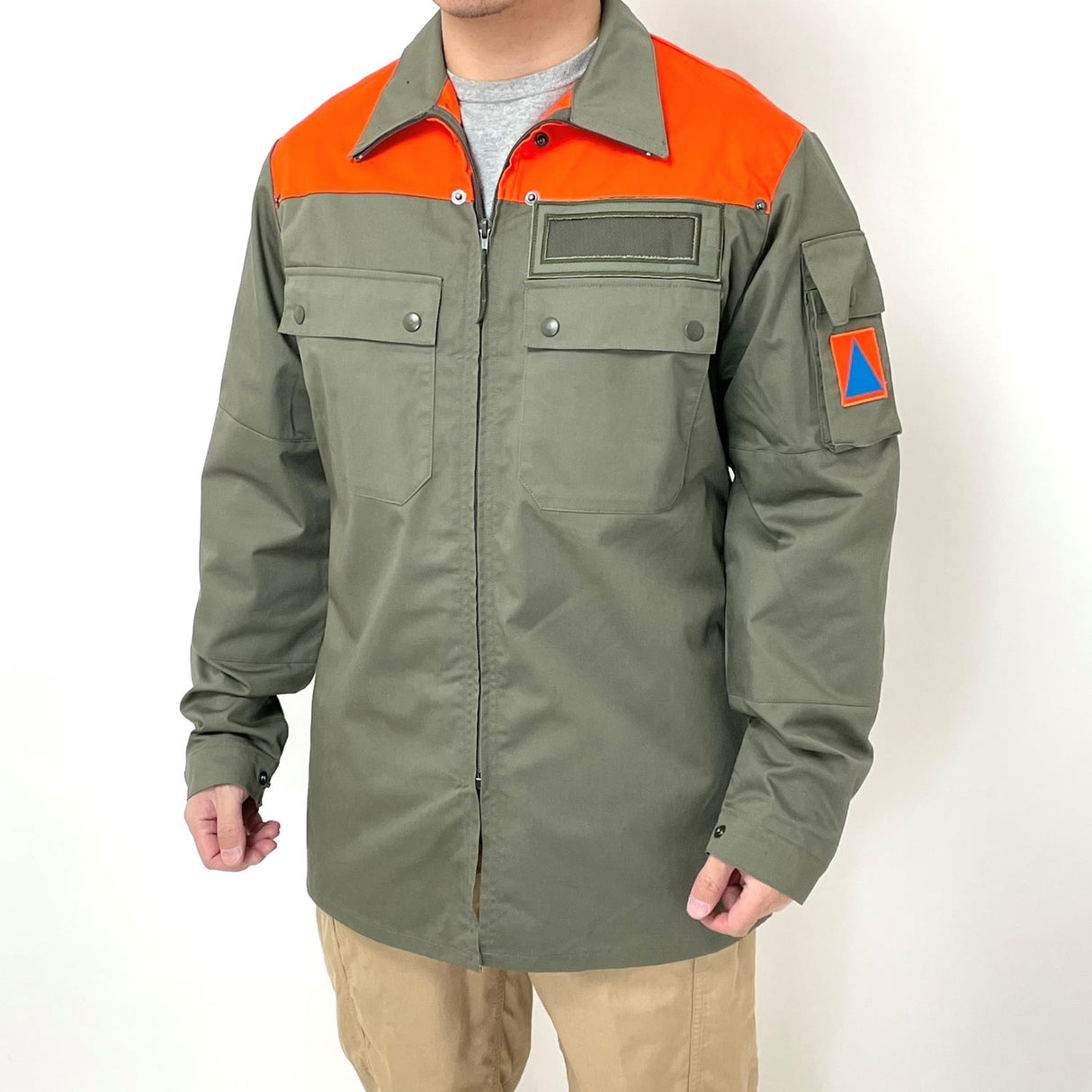 スイス民間防衛 グレー&オレンジショルダー フィールドジャケット 新品 E93N