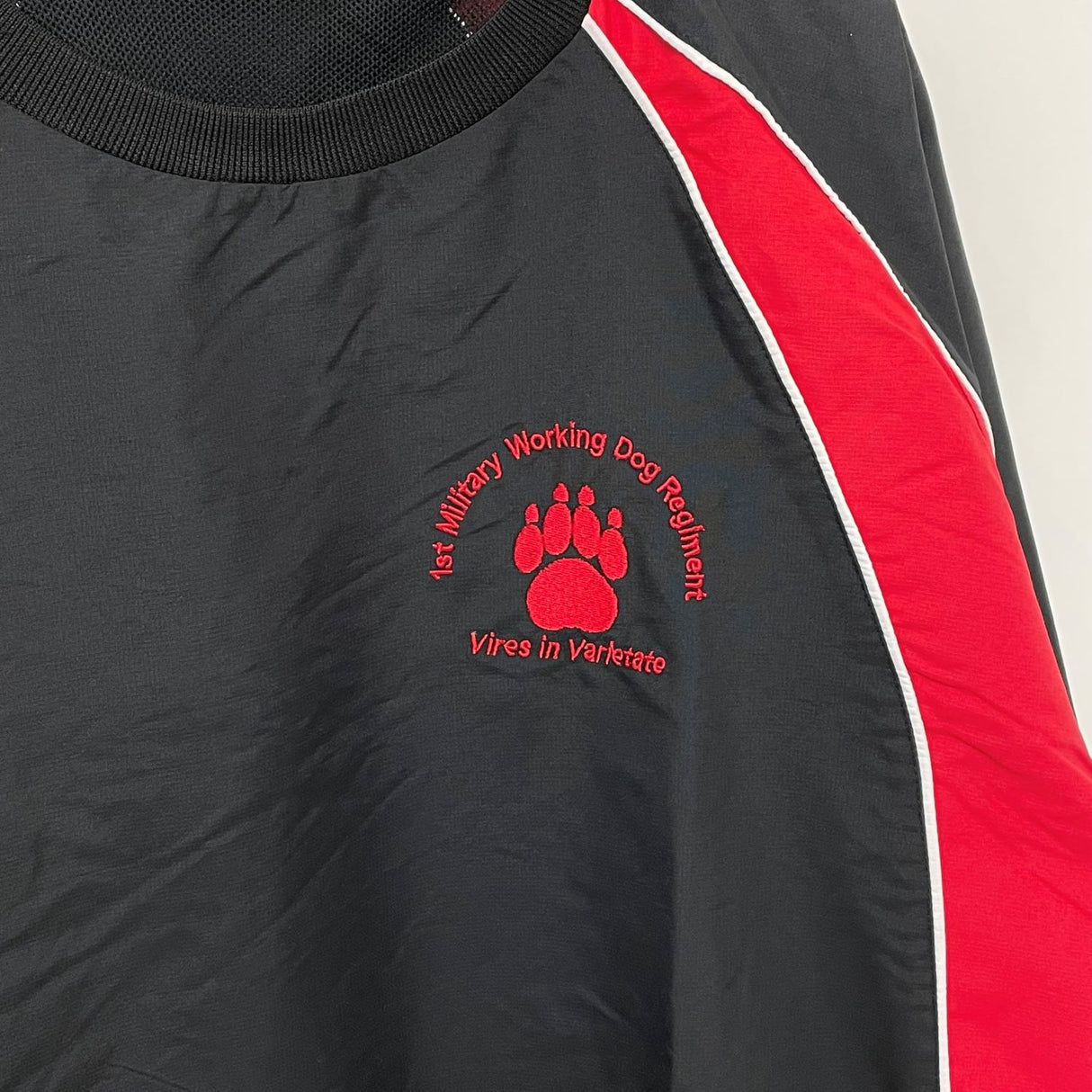 【1点物】イギリス軍 ブラック 1st Military Working Dog Regiment プルオーバー トレーニングシャツ Mサイズ ニアニュー UK118=
