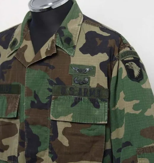 アメリカ軍 ウッドランドカモ リップストップ コンバットジャケット ワッペン多数 USED =