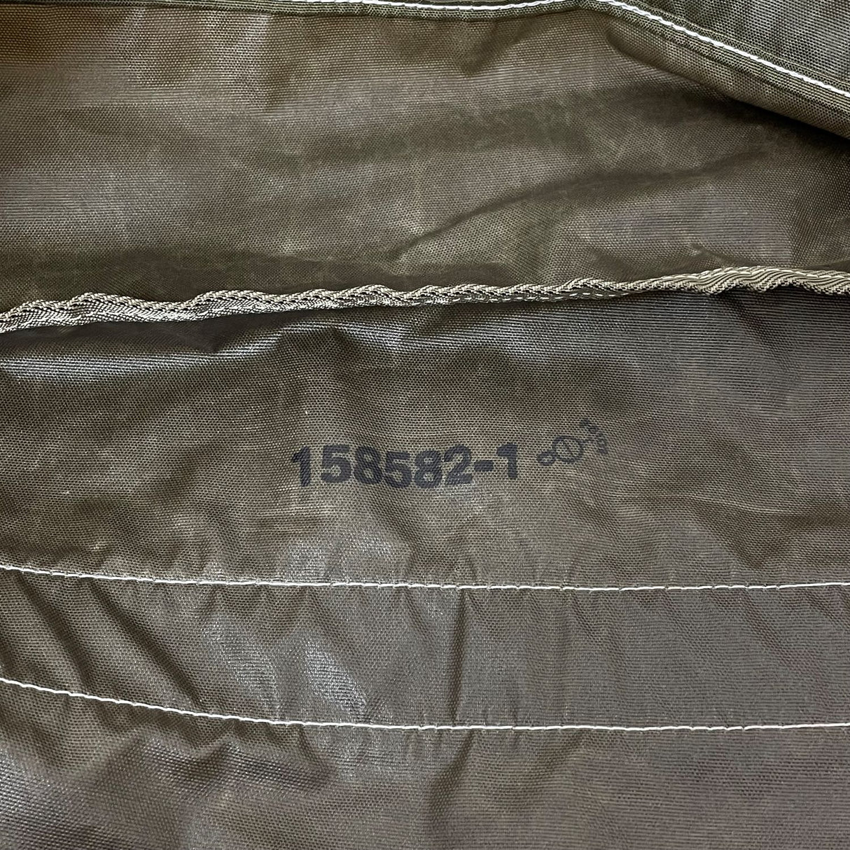 (8/19まで特価)80-90s フランス軍 AERAZUR パラシュートバッグ 65L（上質USED）235N3