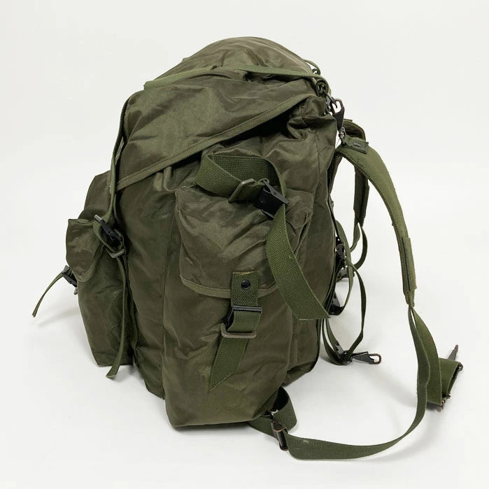 (1/28まで特価)オーストリア軍 OD ナイロン ビッグ ラックサック 新品 274N