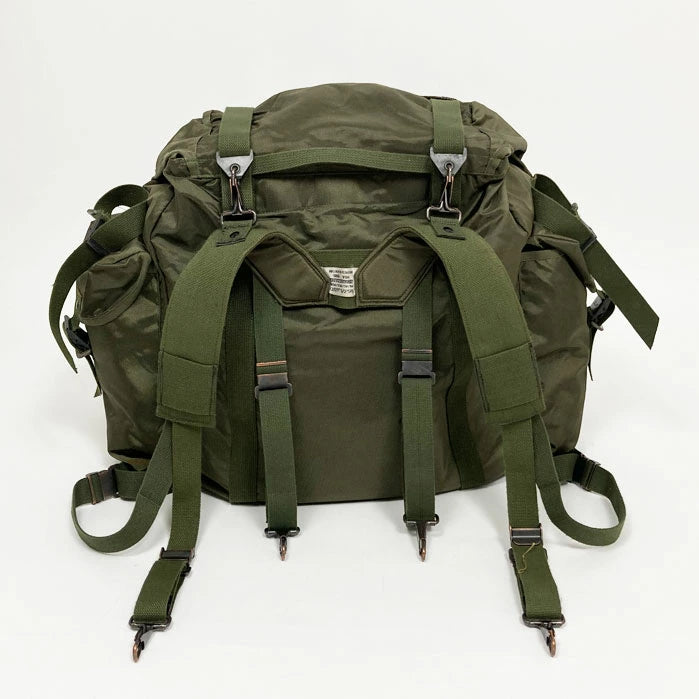 (1/28まで特価)オーストリア軍 OD ナイロン ビッグ ラックサック 新品 274N