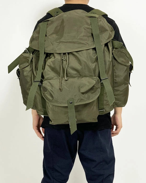 (1/28まで特価)オーストリア軍 OD ナイロン ビッグ ラックサック 新品 274N