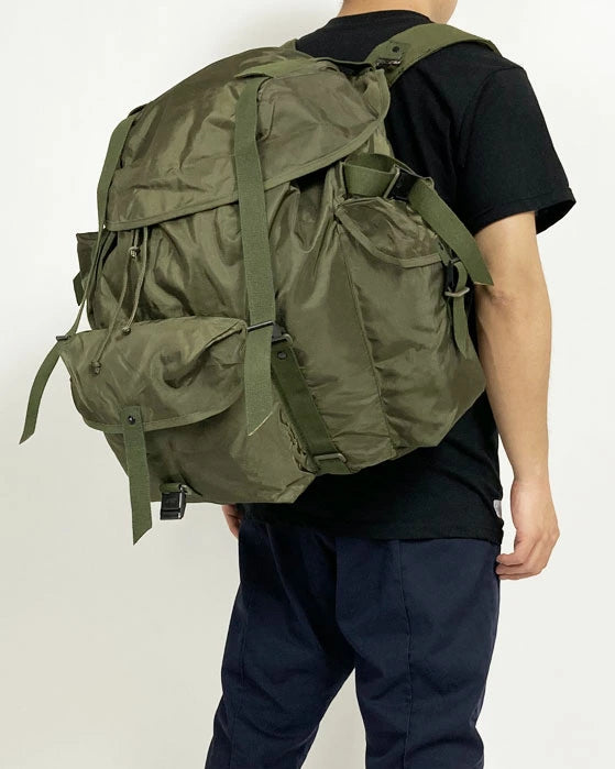 (1/28まで特価)オーストリア軍 OD ナイロン ビッグ ラックサック 新品 274N