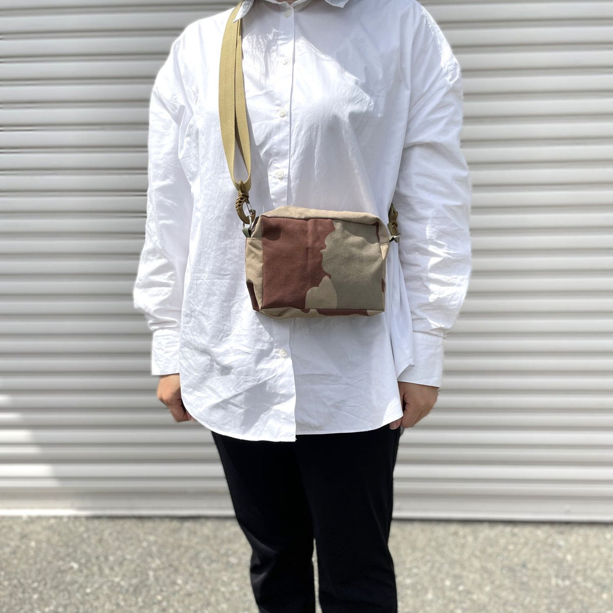 フランス軍 横長 デザートカモ サコッシュ 新品 234N-