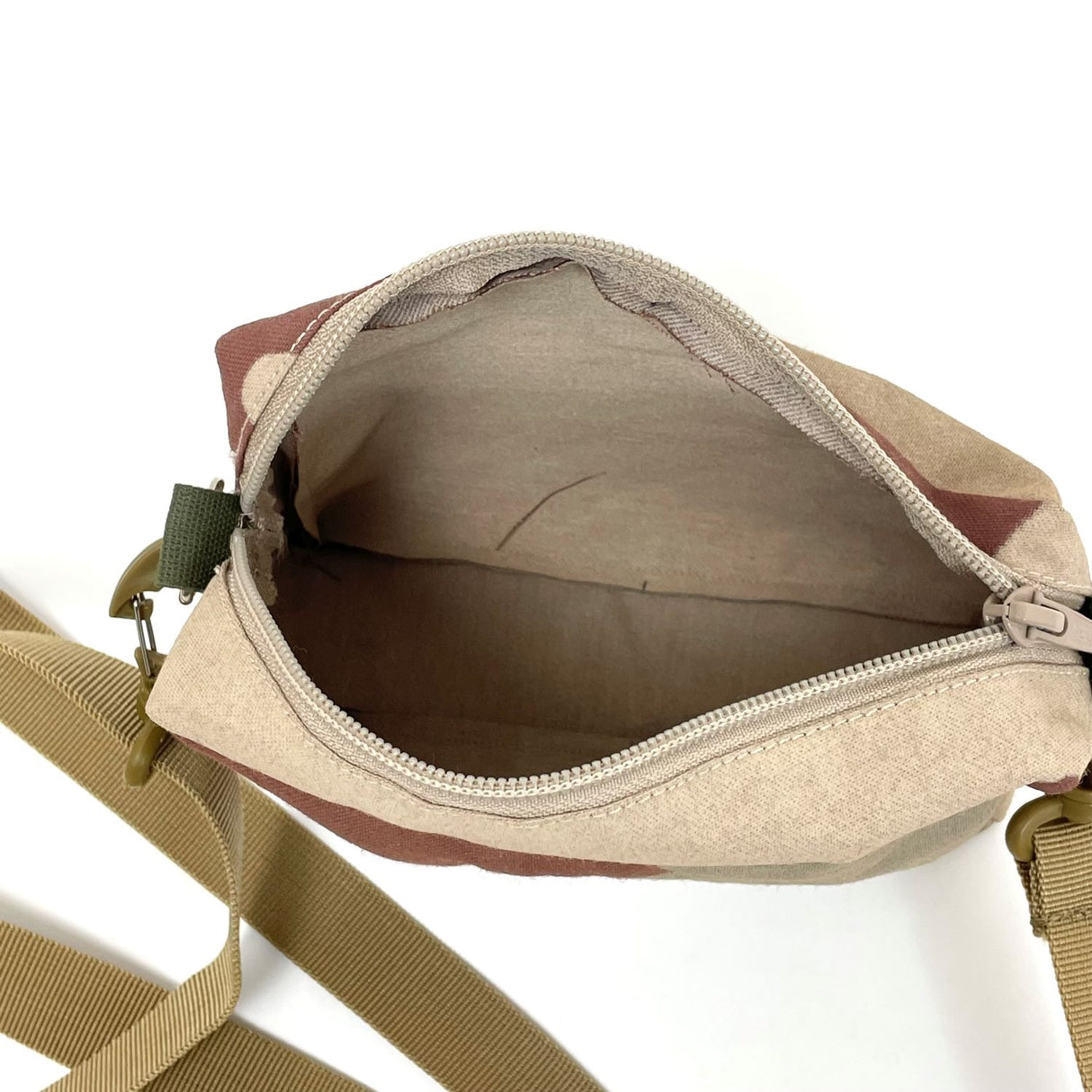 フランス軍 横長 デザートカモ サコッシュ 新品 234N-